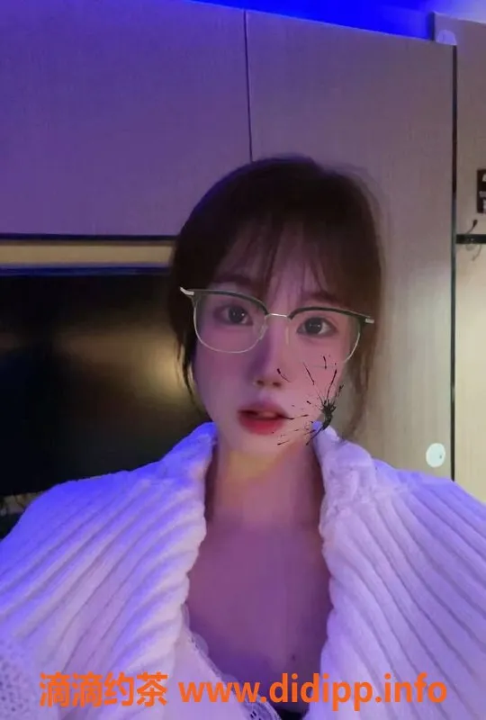 东莞楼凤-大朗奶兔 700元一小时服务体验