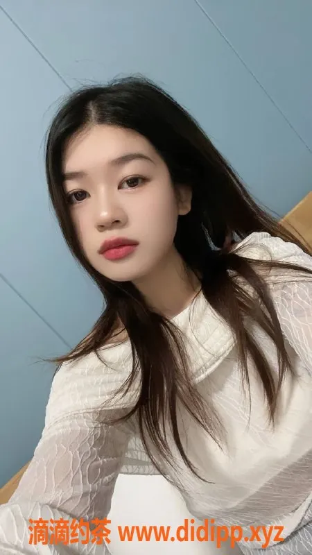 深圳楼凤-宝安小露，陪浴、调情、制服丝袜，1000起