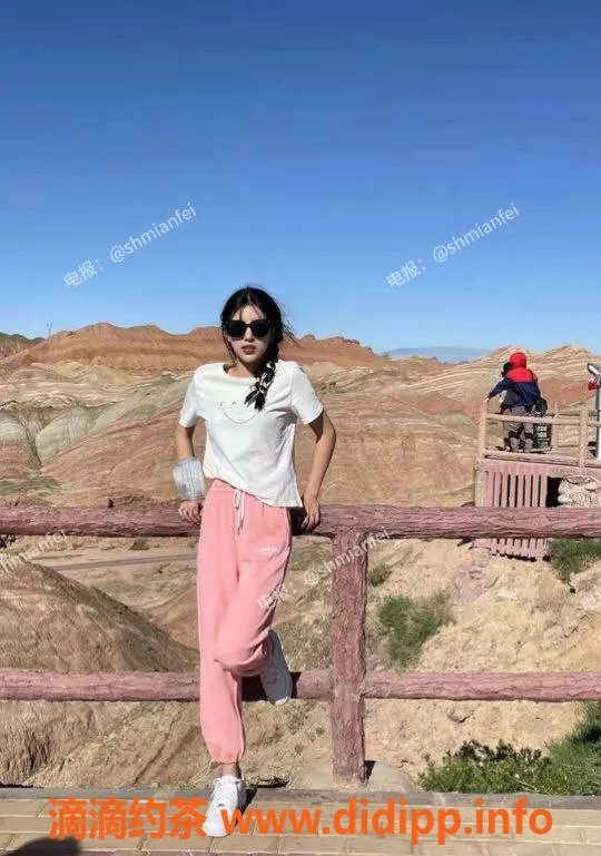 上海外围-洛洛：高个嫩妹，服务优质，适合嫩妹选手