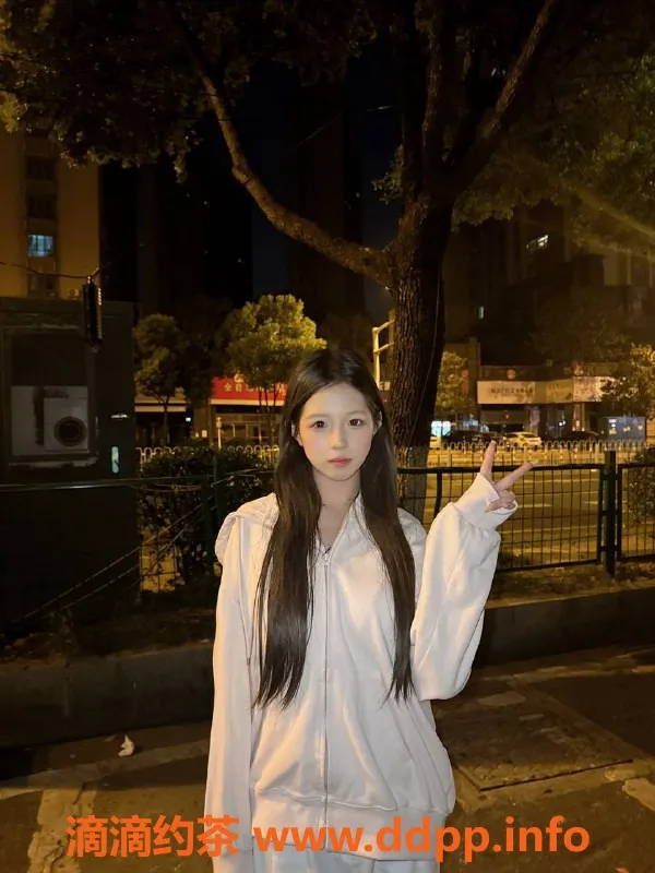 深圳楼凤-龙华小瑶瑶，陪浴调情，千元以上服务