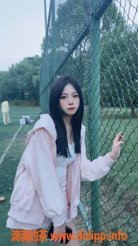 深圳楼凤-龙华小瑶瑶，陪浴调情，千元以上服务