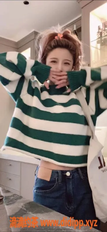 杭州外围-拱墅区月月，160cm高颜值，21岁38D性感女郎