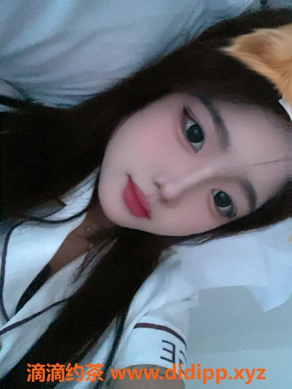 深圳楼凤资源信息,龙华小梨子，900元口碑好，69鸳鸯浴等服务