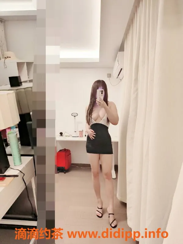 深圳楼凤-宝安小甜心，688元口爆服务，深喉制服无敌