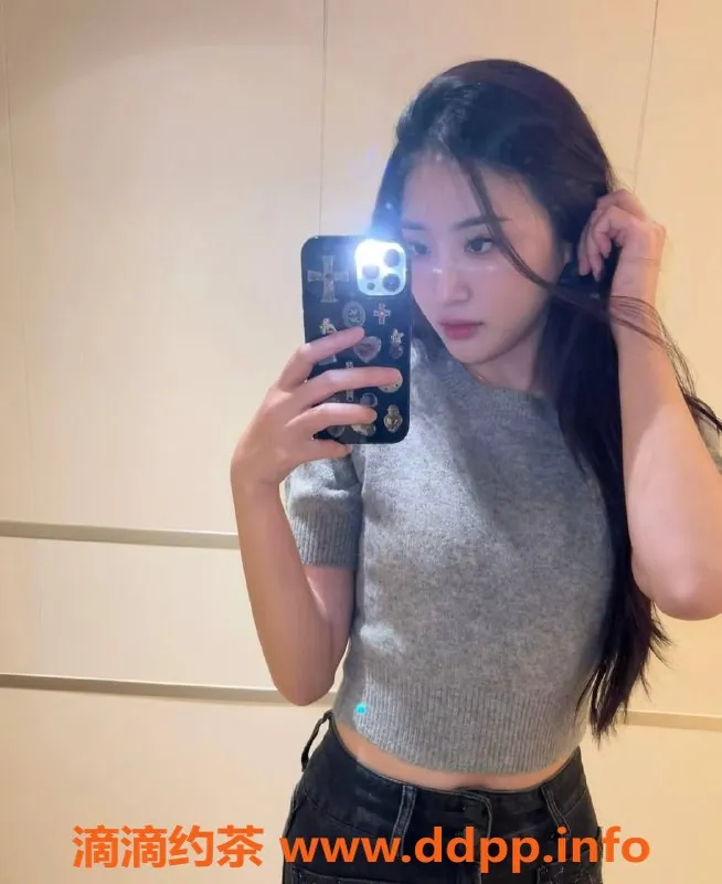 深圳楼凤-龙岗白冰，口爆服务600元起，性感制服吸引你！