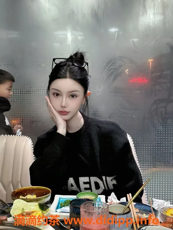 杭州楼凤资源信息,拱墅区美少女雨十，166身高34C，69互舔体验