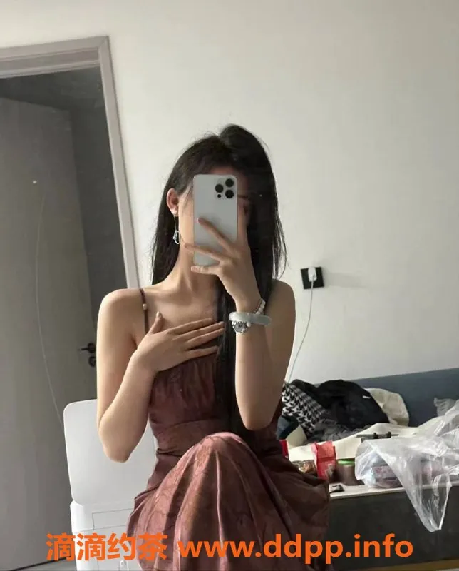 杭州楼凤-滨江丹丹 165cm/46kg 年龄01 性感双飞服务