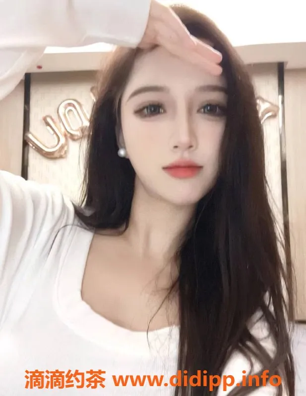 杭州楼凤-滨江丹丹 165cm/46kg 年龄01 性感双飞服务