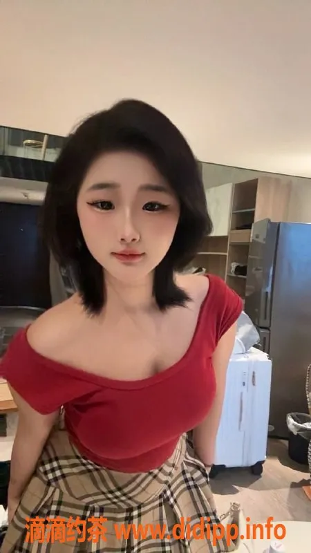 成都楼凤-成华区18岁嫩妹，155cm，胸C，服务态度佳