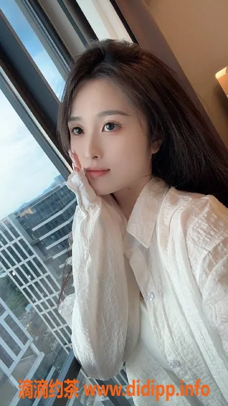 深圳楼凤-宝安小玲，深喉口爆专业，千元以上服务