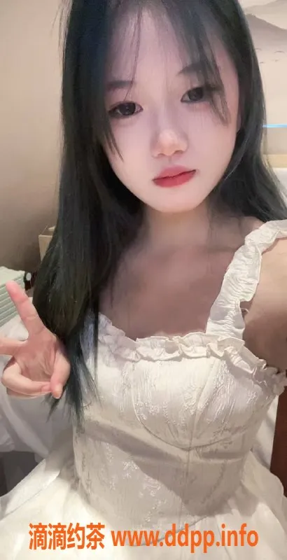 成都楼凤-成都嫩妹柒柒，刚18岁，颜值超高，600p/50分钟