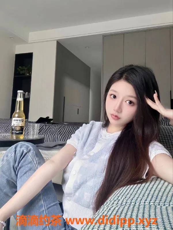 杭州楼凤-杭州兔兔酱，20岁素颜美女，价格1200起