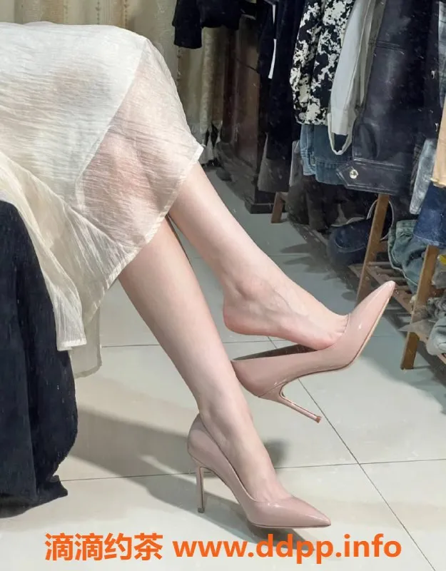 杭州楼凤资源信息,滨江区不吃香菜，21岁甜美女孩1500喝茶