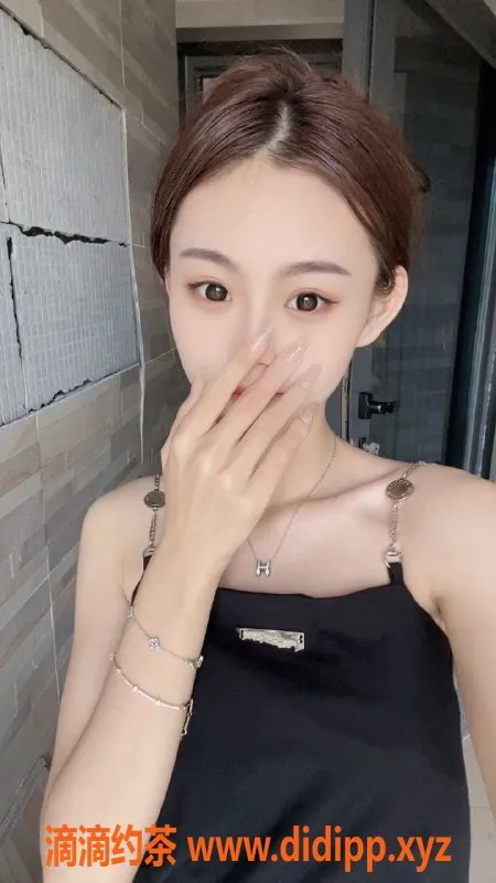 深圳楼凤-南山莉莉，800元接待，制服丝袜诱惑