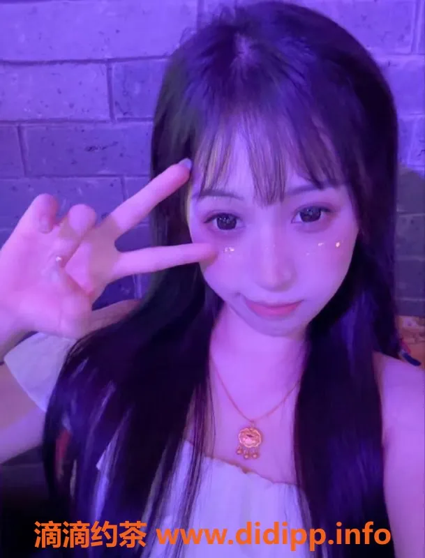 深圳楼凤资源信息,宝安娜美，700元舌吻制服丝袜服务