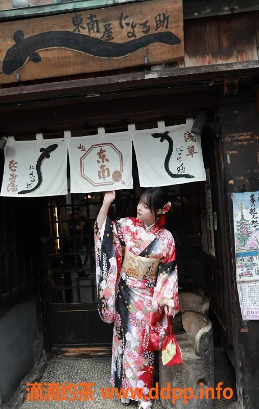 深圳楼凤-南山贝贝，舌吻陪浴1800元起