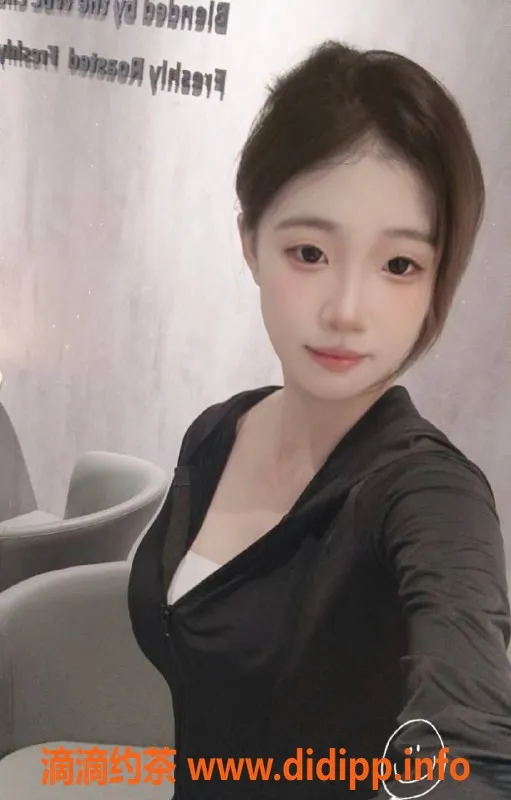 上海楼凤-闵行朵朵，04年嫩妹，制服鸳鸯浴