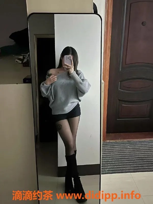 上海楼凤-普陀小奈，162cm 50kg 34B嫩妹，舒适服务等你体验