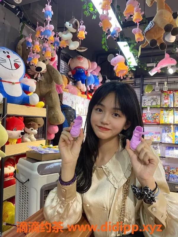 福州楼凤-晋江高台00后女艺人，游戏舞蹈沙发秀