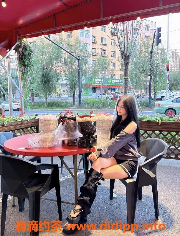 杭州外围资源信息,拱墅区天爱，21岁高挑大胸女神，1300元一次