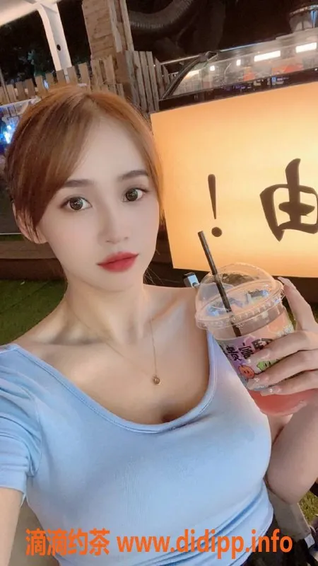 深圳楼凤-宝安小佳佳，700元体验深喉服务