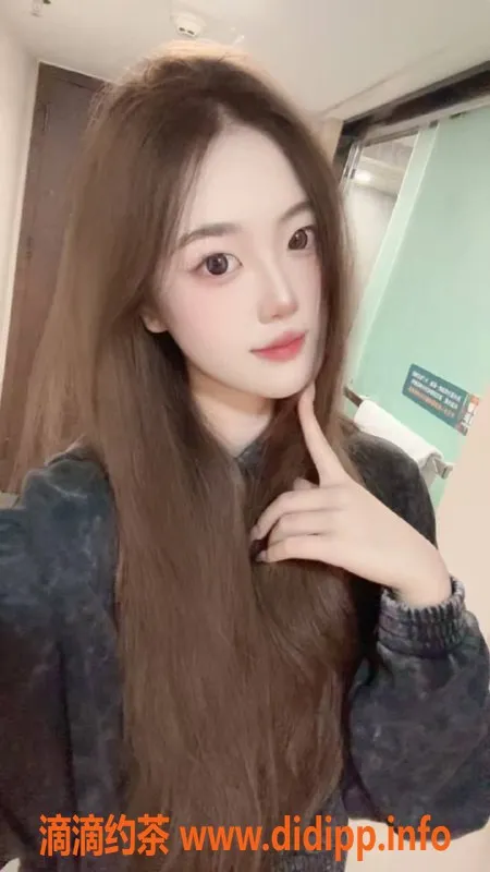 深圳楼凤-深圳福田高挑嫩妹芊阡，19岁长腿体验