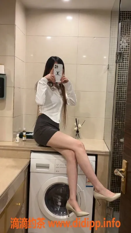 深圳楼凤资源信息,福田小幸运，陪浴调情，1000元起！