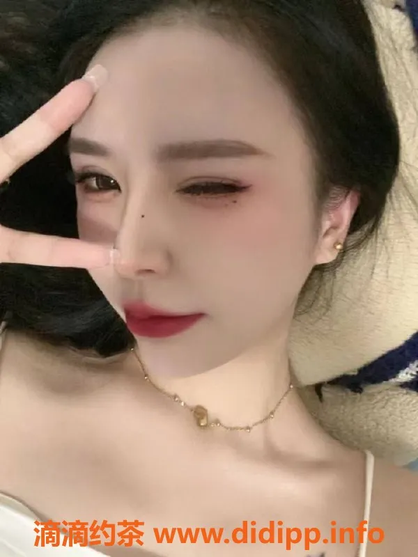 重庆楼凤-新老师cici，开课价7，工兵价3，今晚开抽400分