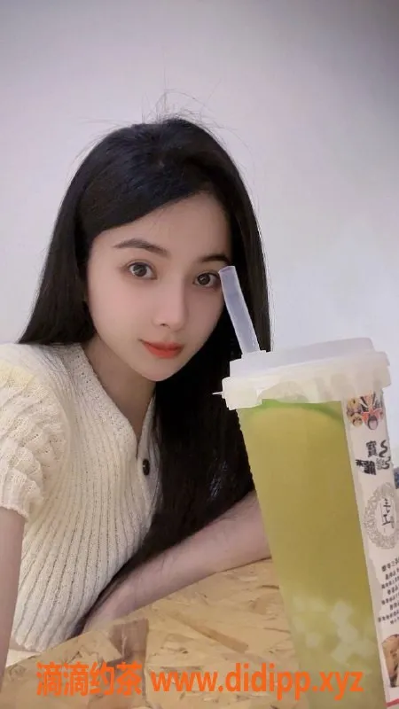 广州楼凤-黄埔CC 颜值8分以上 自聊价800元起