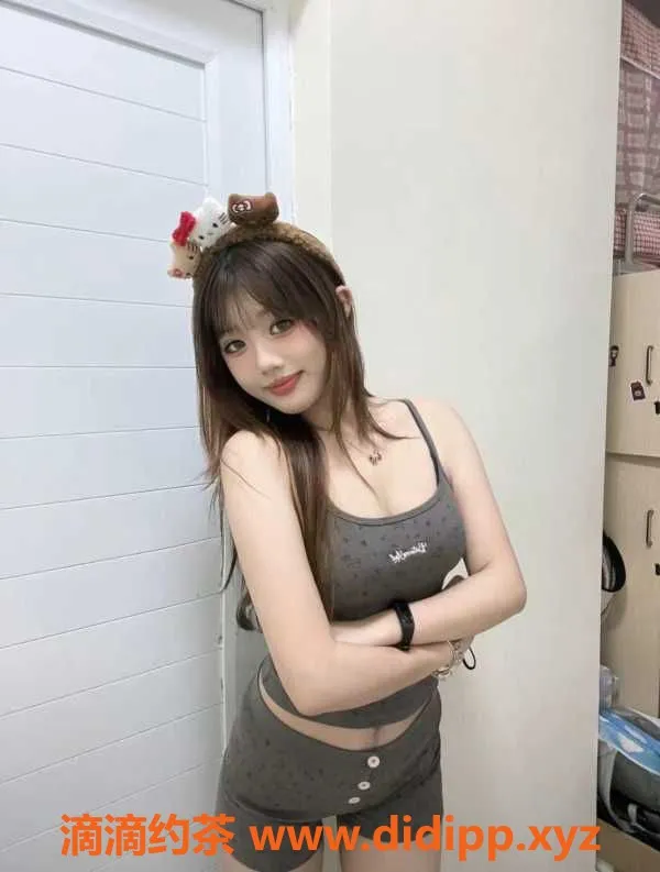 深圳楼凤-南山长腿丹丹，22岁娇媚小姐，价格实惠