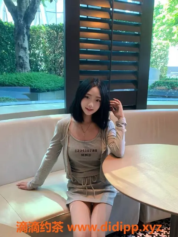 深圳楼凤-深圳龙岗玥儿，160cm、40kg的嫩妹