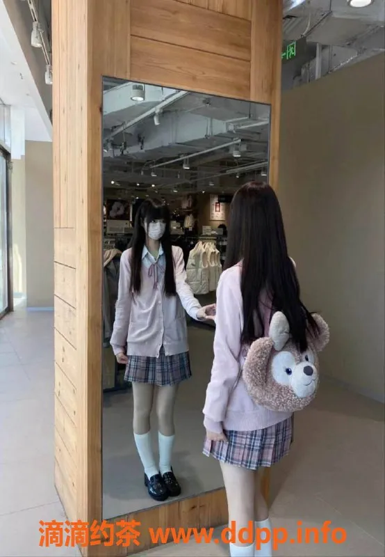 深圳楼凤-南山圆圆，1500元嫩妹，舌吻服务一流