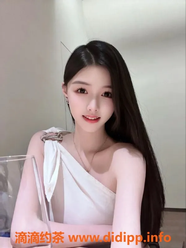 东莞楼凤-南城瑜嘉老师：高挑丰满，服务一流