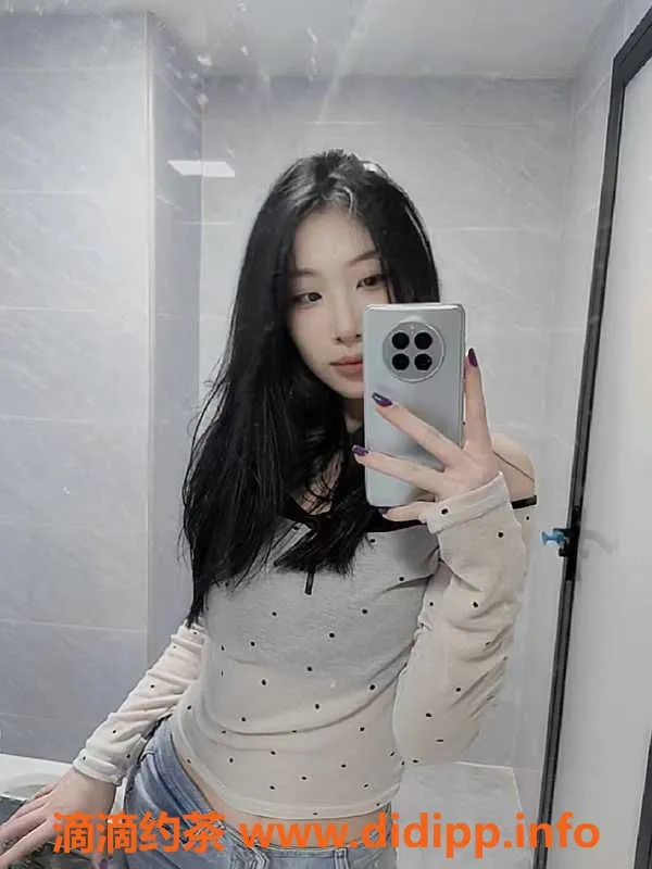 广州楼凤-广州白云朵朵，23岁163cm美女，400元40分钟服务