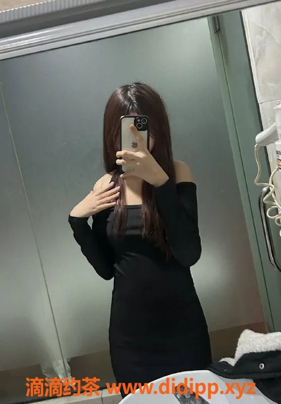 长沙楼凤-岳麓区丝丝嫩妹，三件套服务只需500p