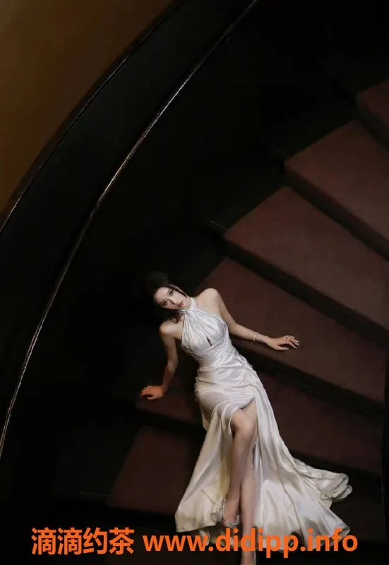 深圳楼凤-福田梓涵，3500元享豪华口爆服务