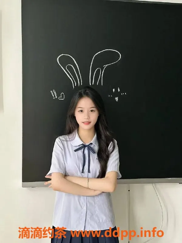 深圳楼凤-宝安怡怡，1200元享受鸳鸯浴与制服体验