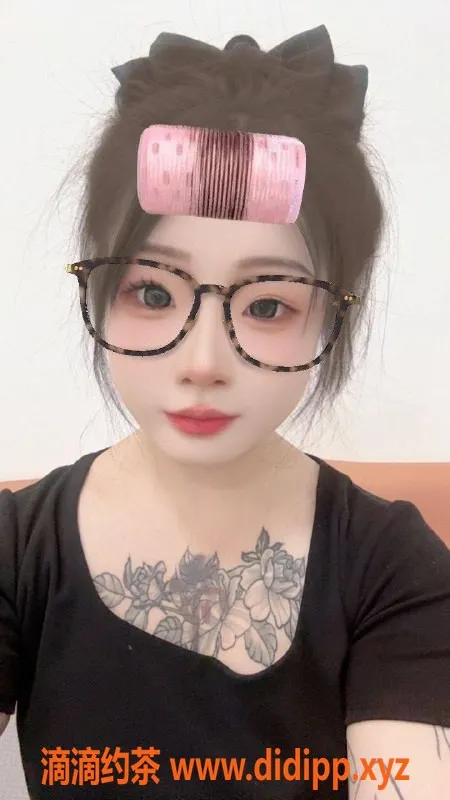 深圳楼凤-宝安珍珍妹，舌吻制服丝袜，700元起