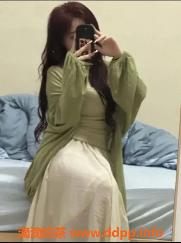 深圳楼凤-宝安珍珍妹，舌吻制服丝袜，700元起