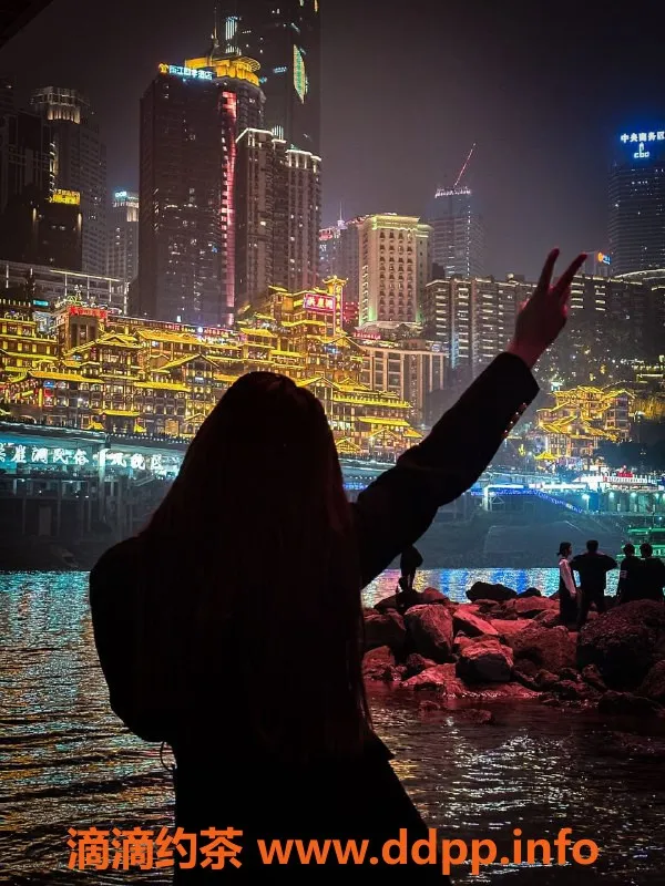 重庆楼凤-晴儿 - 优雅伴侣，身材火辣，服务周到