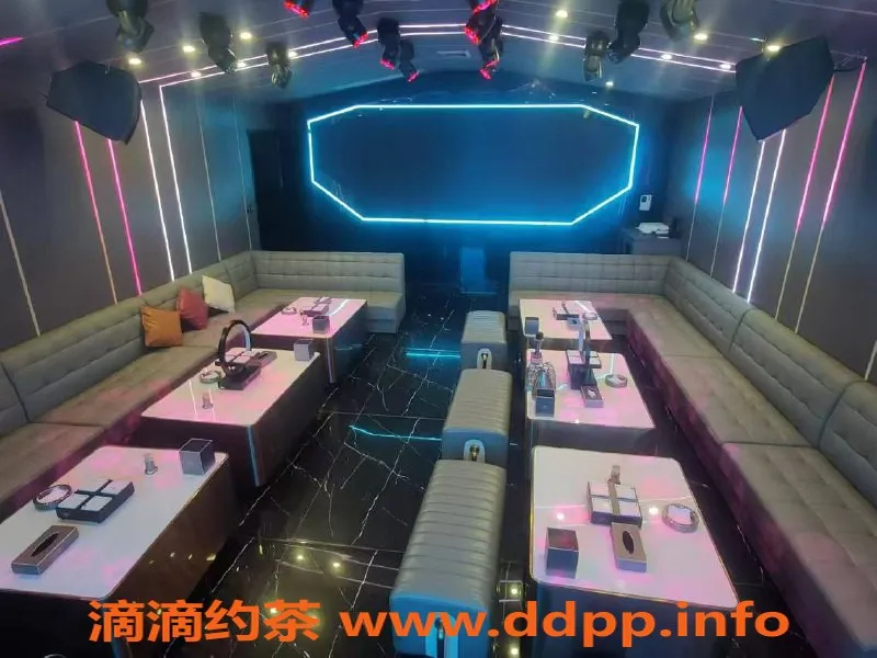 南宁楼凤-西乡塘丽晶汇KTV陪酒小姐，700元全场服务