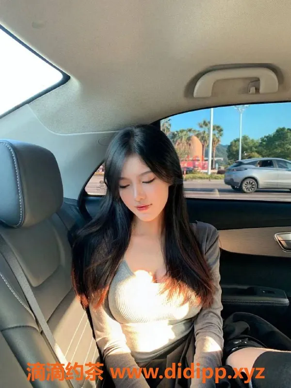 杭州楼凤-24岁小倩，165身高，34D爆乳，激情服务