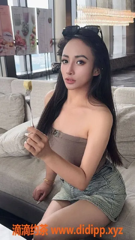 深圳楼凤-罗湖Bobo 800元口爆服务，强烈推荐！