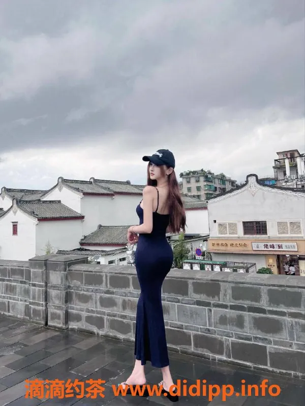 深圳楼凤-南山车模李恩，1298元起，服务丰富