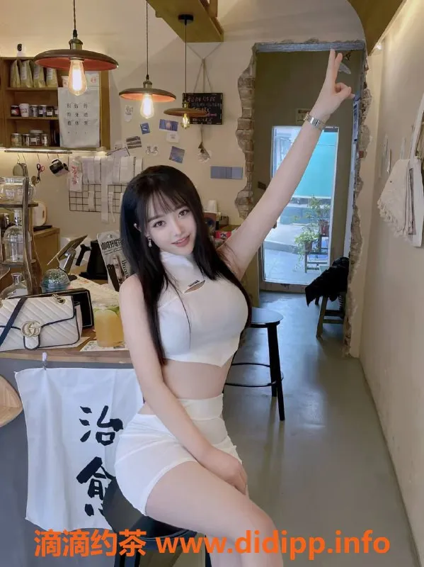 深圳楼凤-龙岗果冻，700元起服务，口爆特别体验