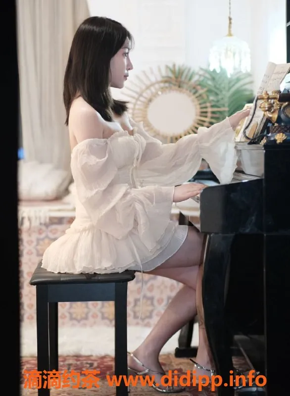 上海楼凤资源信息,鬼鬼，徐汇肤白主播，168，1300元起