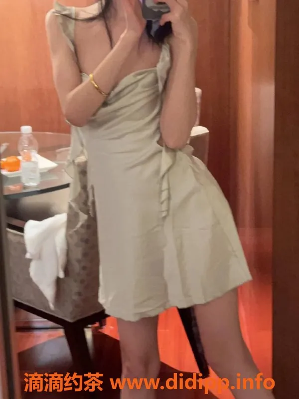 杭州楼凤资源信息,滨江不吃香菜，22岁娃娃脸性感诱惑