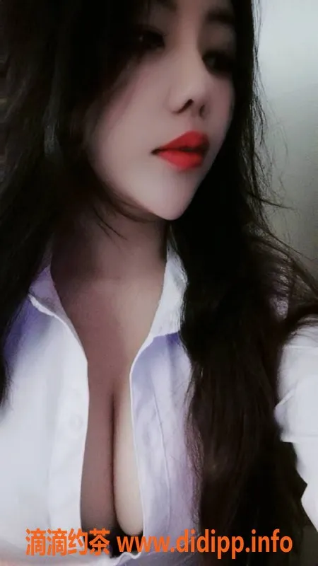 深圳楼凤-龙华蜜蜜，800元体验多种服务，真爽！