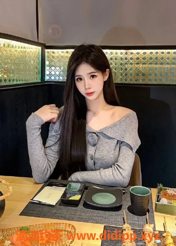 深圳楼凤-龙华可乐老师，性感御姐，1100元起服务！