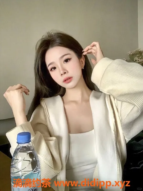 深圳楼凤-龙华可乐老师，性感御姐，1100元起服务！